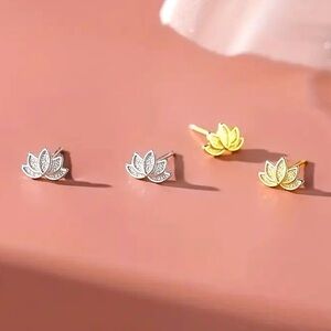 Graceful Lotus, 925 Silver-Plated Copper - Chic & Elegant Small Stud Earrings